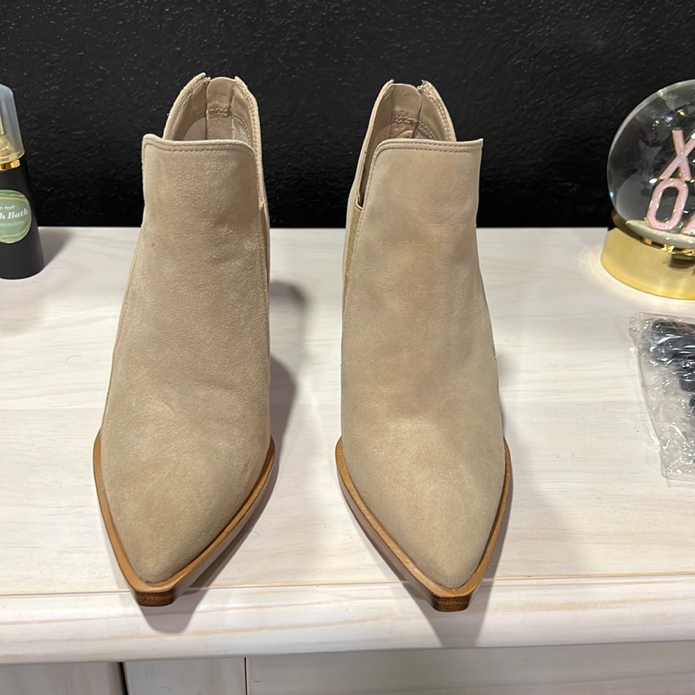 Brand new vince camuto booties
